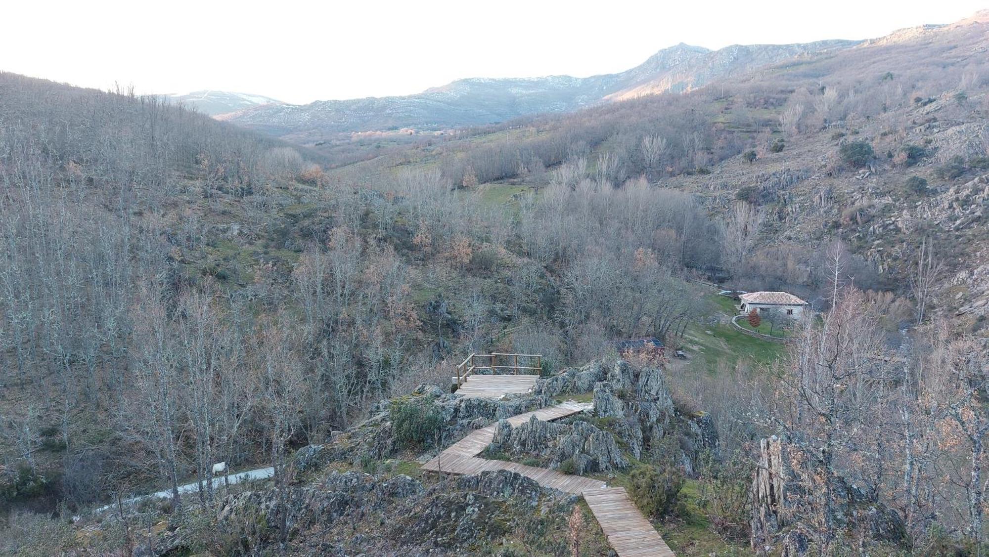 El Tinao De La Hiruela Exterior foto