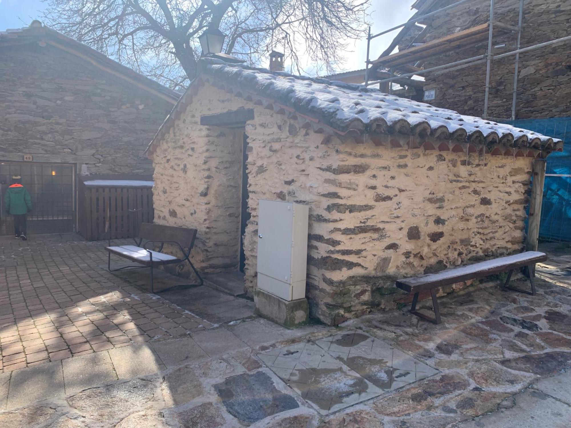 El Tinao De La Hiruela Exterior foto